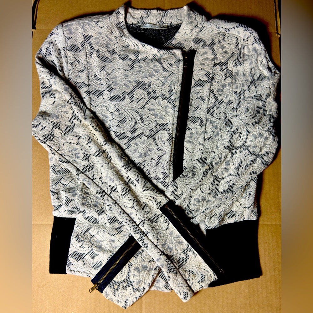Double Zero White Floral Lace Bomber Jacket Women’s Size M